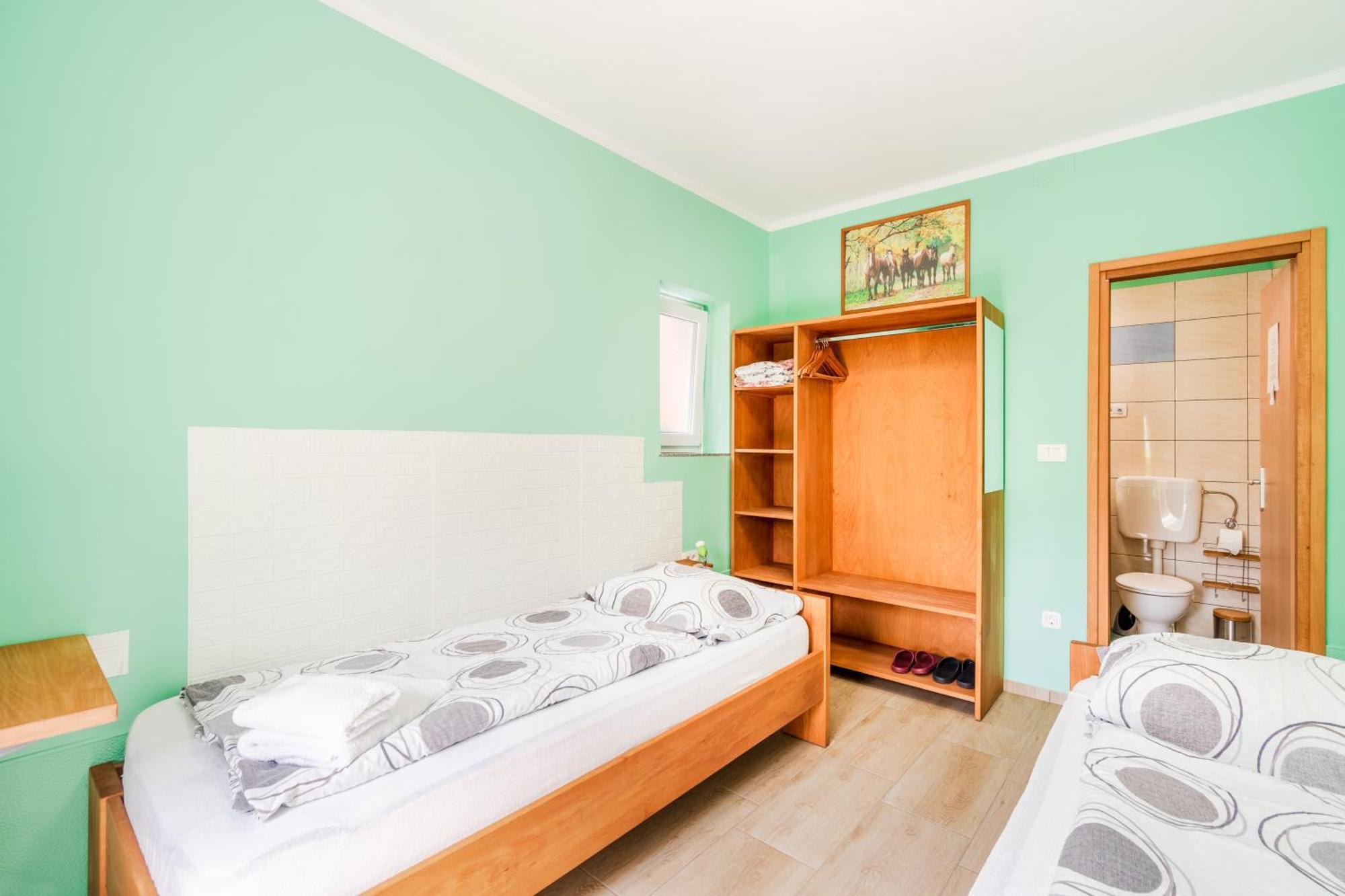 Apartments Orhideja トールミン エクステリア 写真